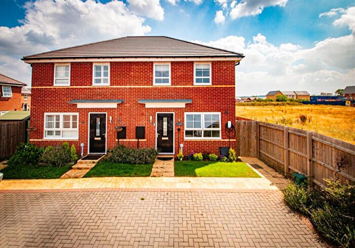 3 Bedroom Semi-Detached House To Rent In Cranwell Crescent, Eaton Leys, MK17