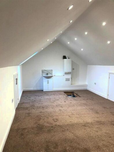 3 Bedroom Maisonette To Rent In Larch Crescent, Yeading, Hayes, UB4