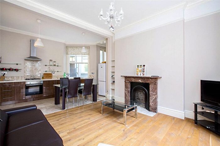 1 Bedroom Flat To Rent In Westminster Palace Gardens, Artillery Row, Victoria, London, SW1P