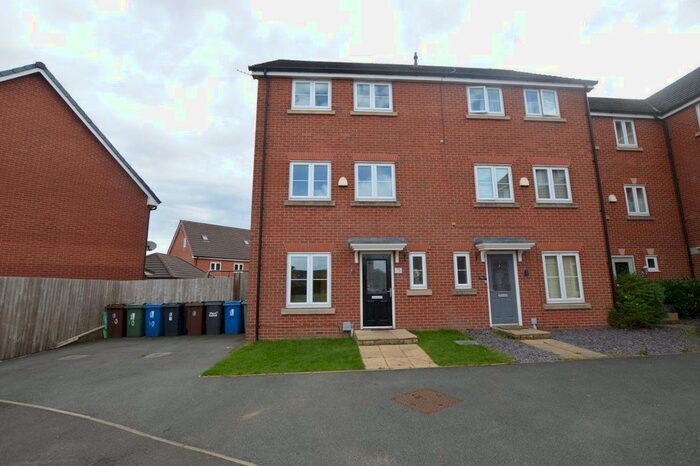 4 Bedroom Semi-Detached House To Rent In Hartley Way, Billinge, Wigan, WN5