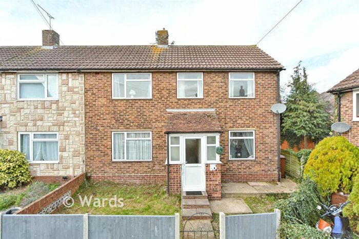 3 Bedroom Semi Detached House For Sale In Selstead Close, Twydall, Gillingham, Kent, ME8