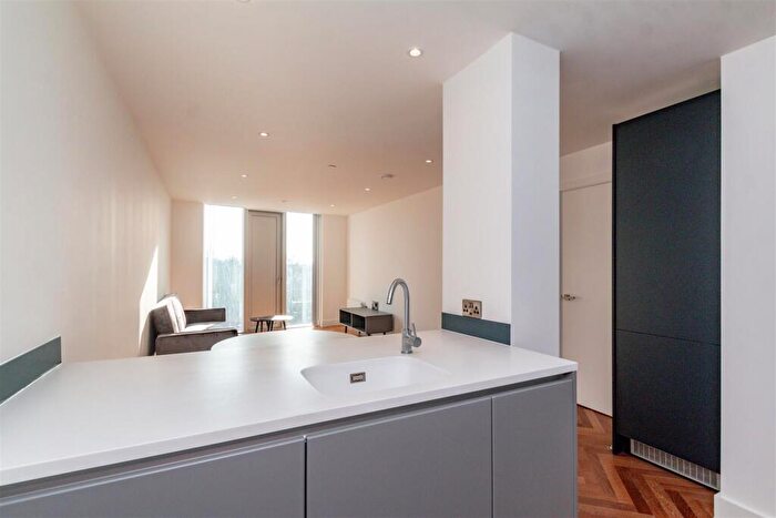 1 Bedroom Apartment To Rent In Deansgate Square, Manchester, M15
