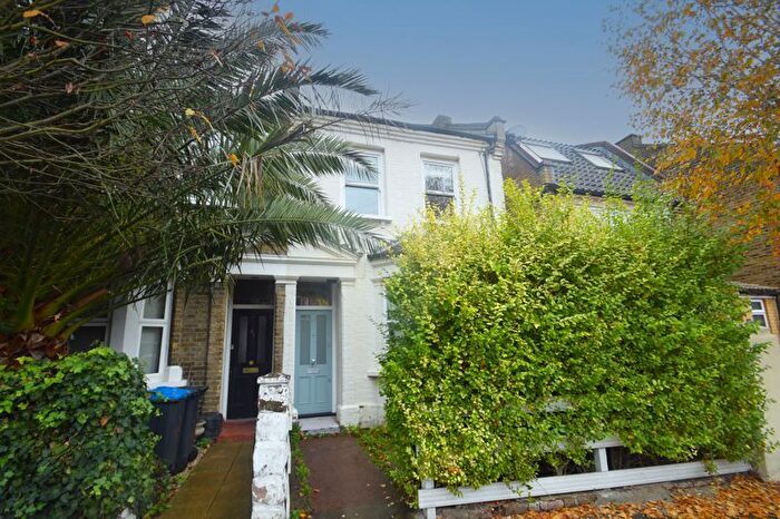 1 Bedroom Flat To Rent In Wycliffe Road, London, SW19