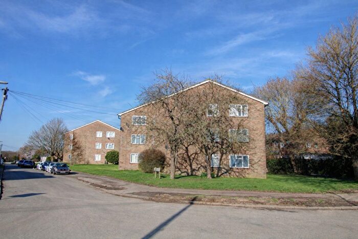2 Bedroom Flat For Sale In Sleets Road, Broadbridge Heath, Horsham, RH12