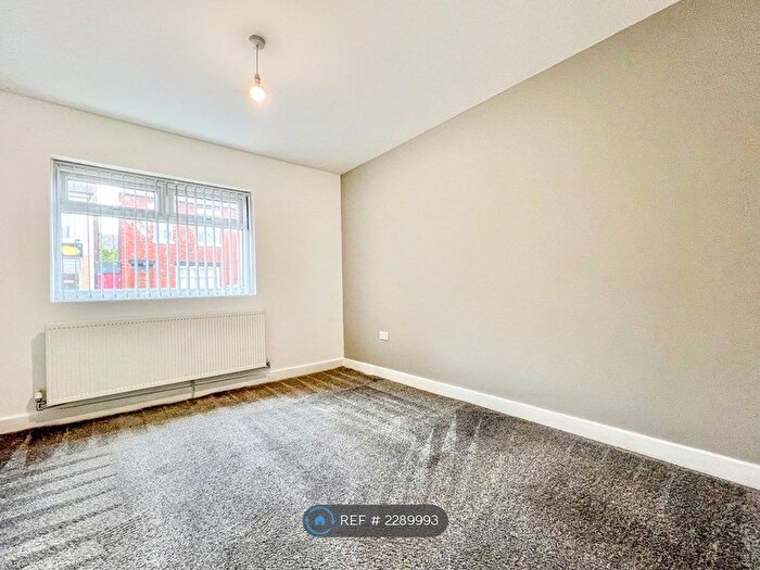 2 Bedroom Flat To Rent In Parrin Lane, Eccles, Manchester, M30