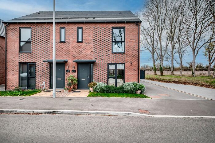 3 Bedroom Semi Detached House For Sale In Juniper Road, Meon Vale, CV37