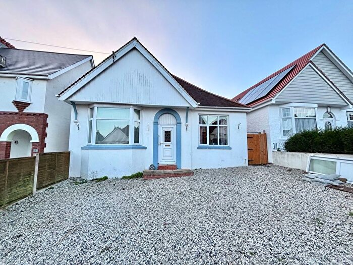 4 Bedroom Bungalow For Sale In Tarraway Road, Paignton, TQ3