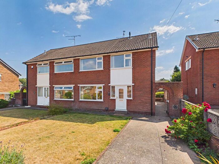 3 Bedroom Semi Detached House For Sale In Hawthorn Drive, New Ollerton, Newark, NG22
