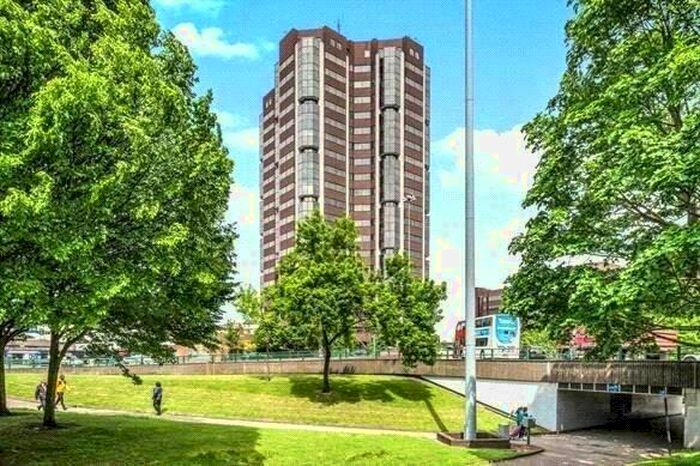 2 Bedroom Flat To Rent In Metropolitan House, Hagley Road, Birmingham, B16
