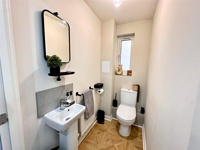 2 Bedroom End Of Terrace House For Sale In Belgrave Avenue, Minster On Sea, ME12