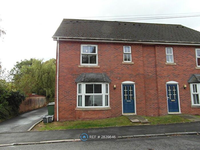 2 Bedroom Maisonette To Rent In Church View, Redditch, B98