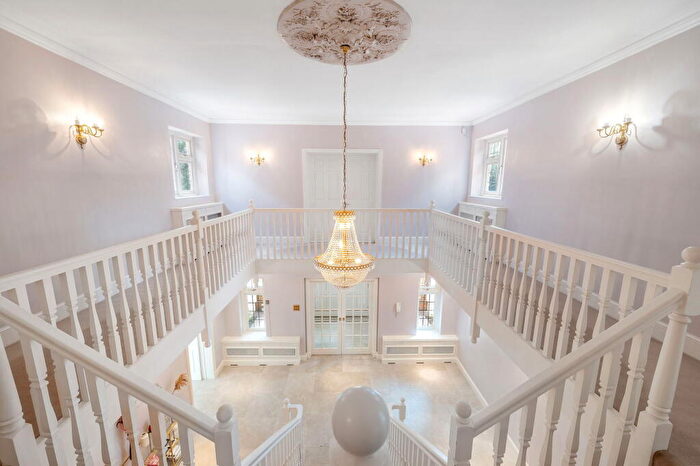 6 Bedroom Detached House To Rent In Byfleet Road, Cobham, KT11