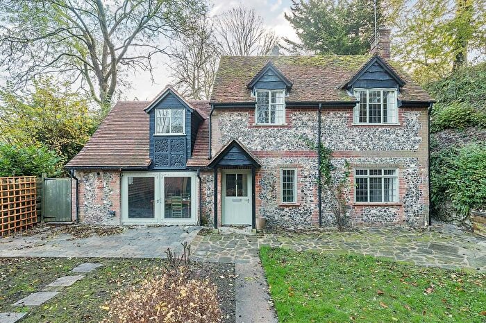 3 Bedroom Detached House To Rent In Harpsden, Henley On Thames, RG9