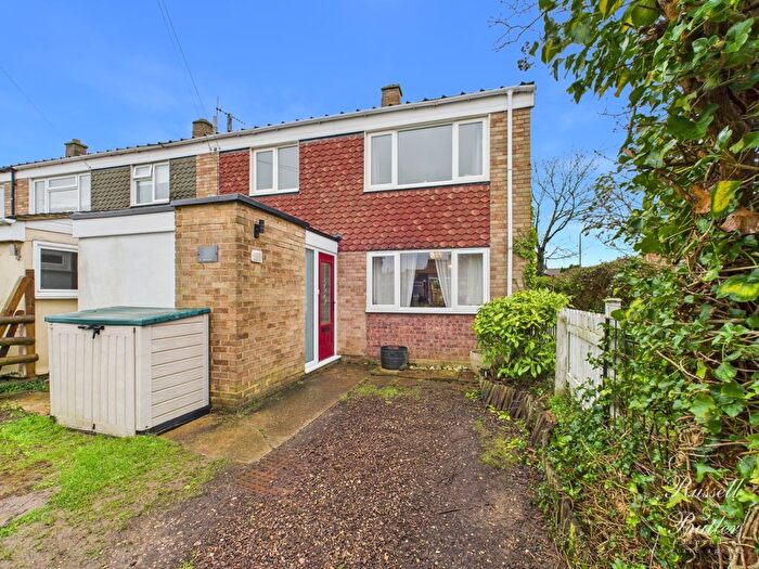 3 Bedroom End Of Terrace House For Sale In Sandholme, Steeple Claydon, Buckinghamshire, Qe, MK18