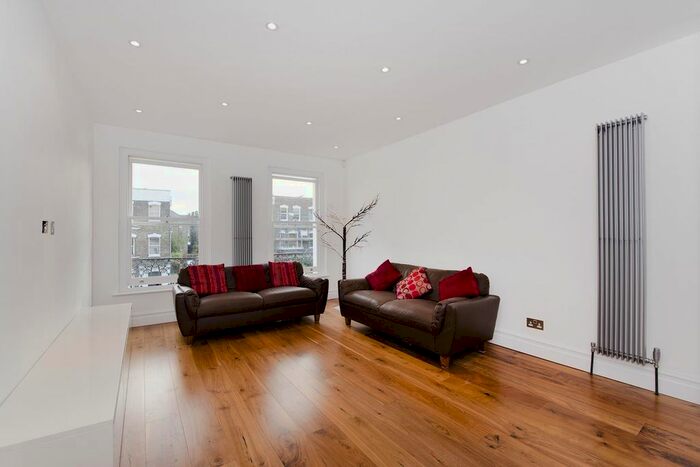 3 Bedroom Flat To Rent In Penn Road, Islington, N7
