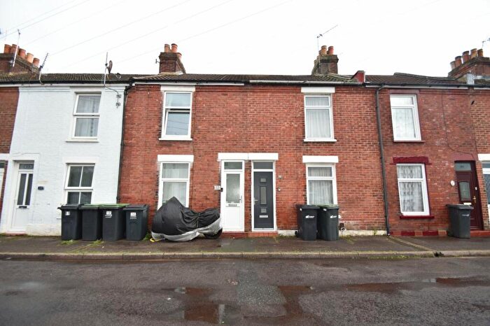 2 Bedroom House To Rent In Cottage Grove, Gosport, Hampshire, PO12