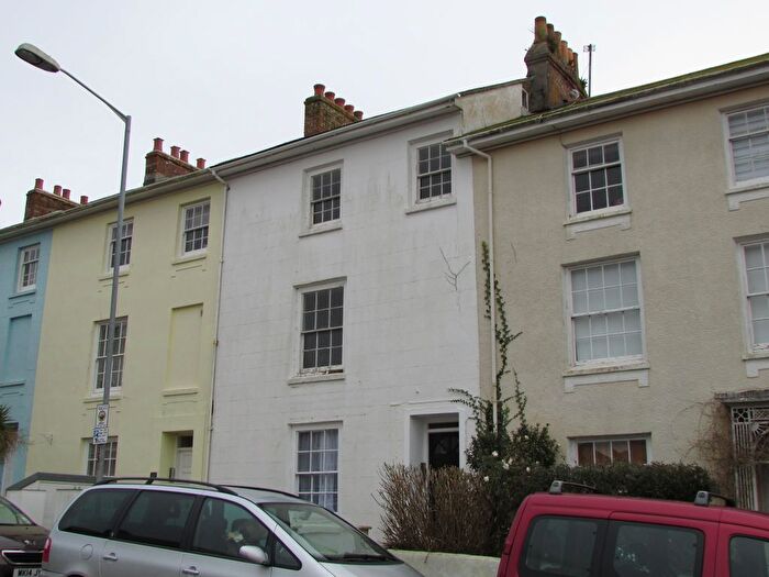 1 Bedroom Flat To Rent In Clarence Street, Penzance, TR18