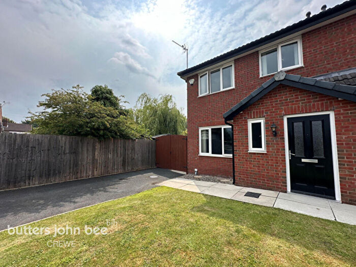 3 Bedroom Semi-Detached House To Rent In Russet Close, Crewe, CW1