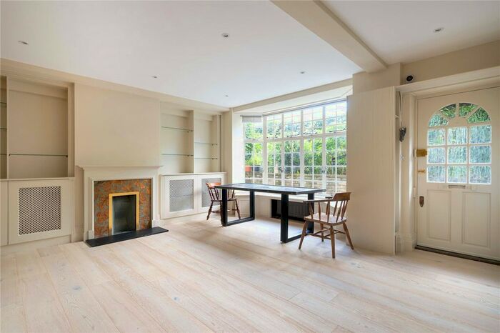2 Bedroom Flat To Rent In St Mary Abbots Court, Warwick Gardens, London, W14