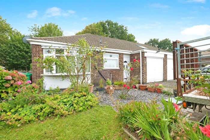 2 Bedroom Semi-Detached Bungalow For Sale In Yalding Drive, Nottingham, NG8