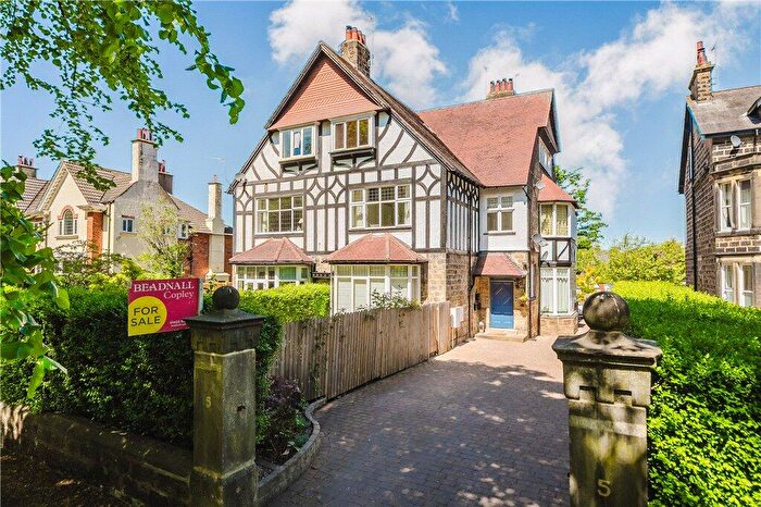 2 Bedroom Apartment For Sale In Langcliffe Avenue, Harrogate, North Yorkshire, HG2