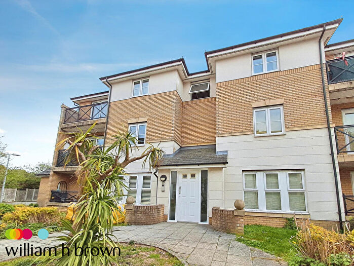 2 Bedroom Flat To Rent In Bell Close, Laindon, Basildon, SS15