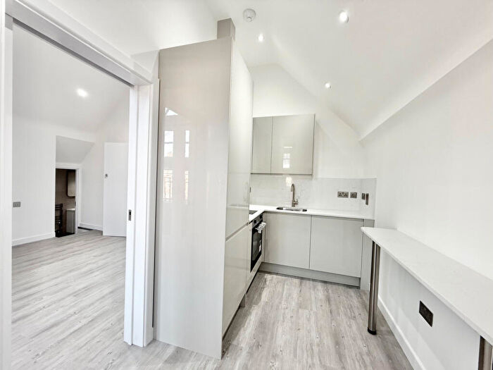 Flat To Rent In Canfield Gardens, NW6