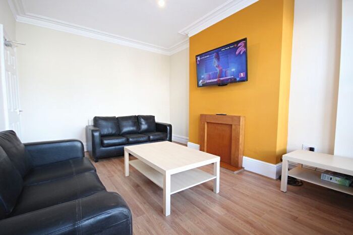 6 Bedroom Terraced House To Rent In Richmond Avenue, Hyde Park, Leeds, LS6