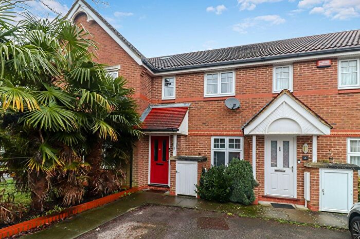 2 Bedroom Terraced House For Sale In Hopwood Close, Watford, WD17