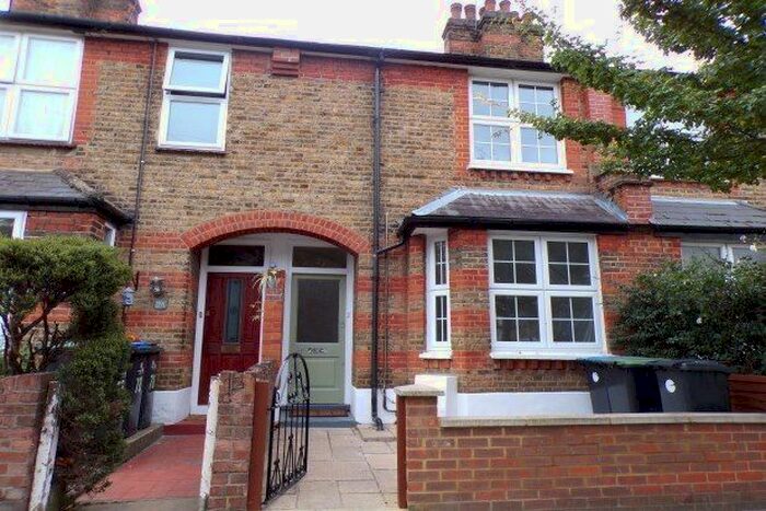 3 Bedroom Property To Rent In Landseer Road, Enfield, EN1