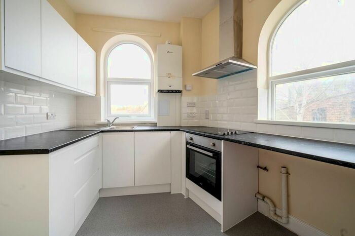 2 Bedroom Flat To Rent In Goldsworth Road, Woking, Woking, GU21