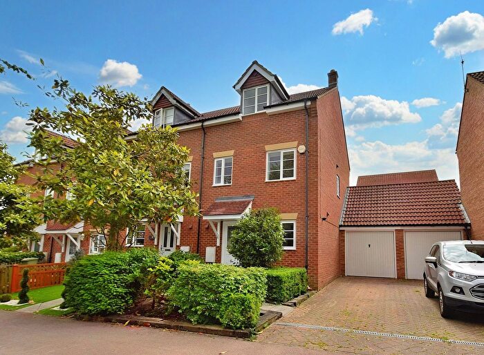 3 Bedroom Semi-Detached House To Rent In Singleton Drive, Grange Farm, MK8