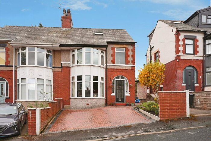 3 Bedroom Semi Detached House For Sale In Rothwell Drive, Halifax, HX1