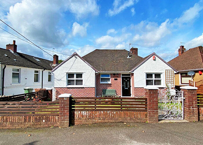 3 Bedroom Detached Bungalow For Sale In Summerfield Hall Lane, Maesycwmmer, Hengoed, CF82