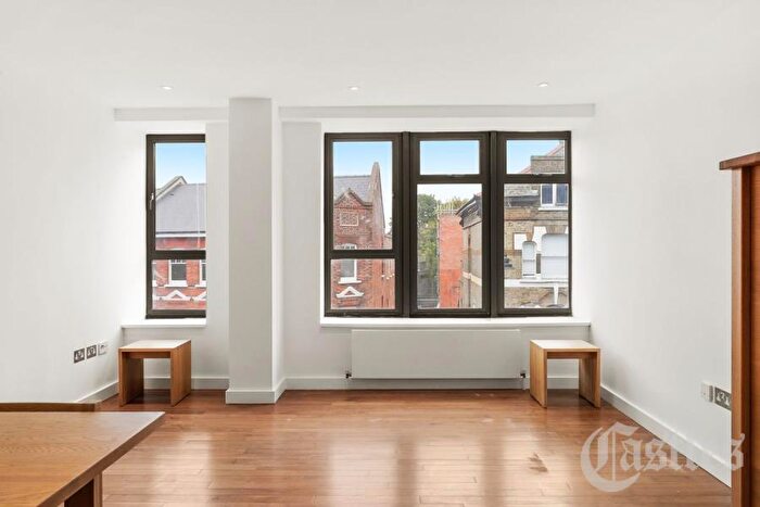 2 Bedroom Flat To Rent In Village Apartments, The Broadway, Crouch End, N8