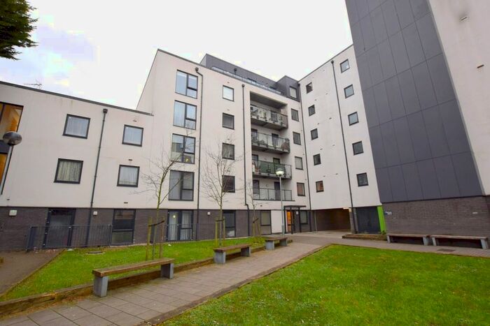 2 Bedroom Flat To Rent In Prioress House, Barking, IG11