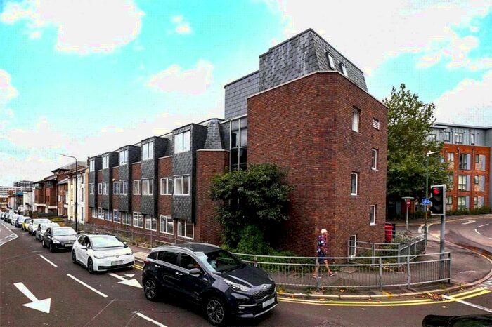 Apartment To Rent In Coronet House, Queen Anne Road, Maidstone, ME14