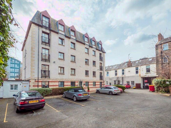 2 Bedroom Flat To Rent In Grove Street, Edinburgh, EH3