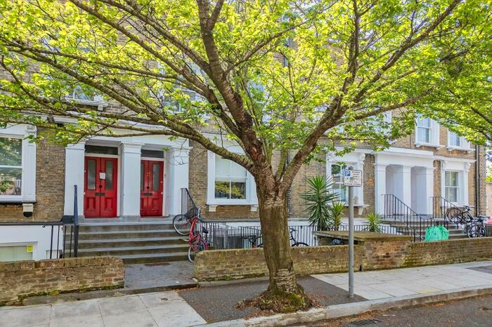 2 Bedroom Apartment To Rent In Cephas Street, Bethnal Green, E1