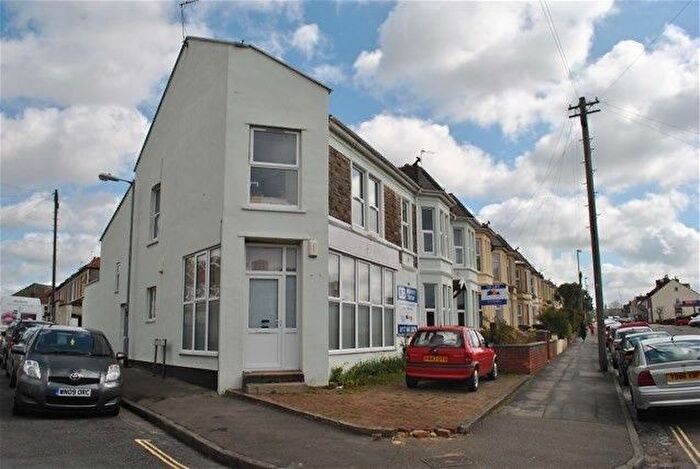 1 Bedroom Studio To Rent In Lodge Causeway, Bristol, BS16