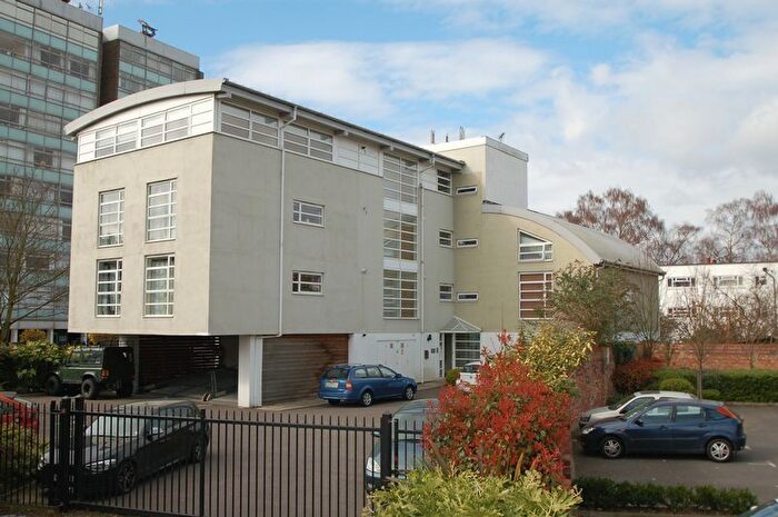 1 Bedroom Flat To Rent In Bridge Street, Walton-On-Thames, KT12