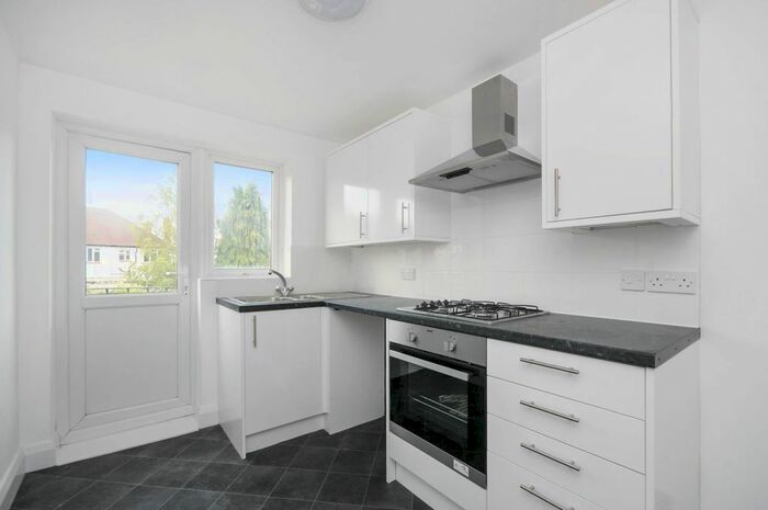 2 Bedroom Maisonette To Rent In Paget Avenue, Sutton SM1