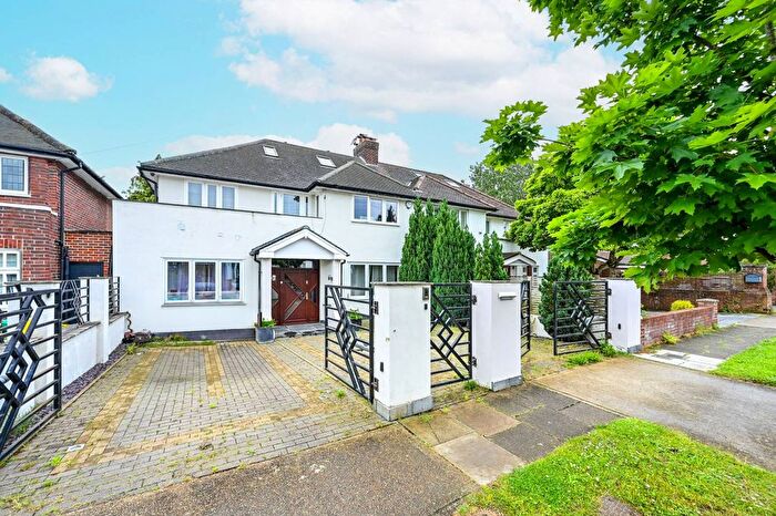 4 Bedroom Semi-Detached House To Rent In Robin Hood Lane, Kingston Vale, London, SW15