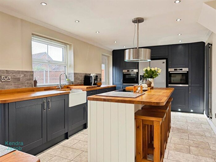 4 Bedroom Detached House For Sale In Mosgrove Close, Gateford, Worksop, S81