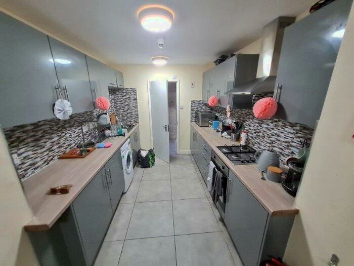 5 Bedroom House Of Multiple Occupation To Rent In Furness Road, Manchester, Greater Manchester, M14