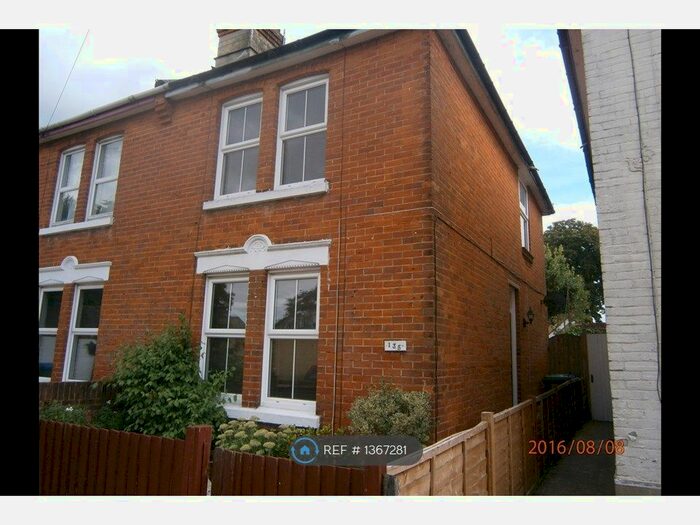 2 Bedroom Semi-Detached House To Rent In Howard's Grove, Shirley, SO15