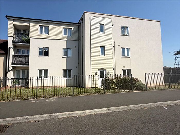 2 Bedroom Flat For Sale In Great Mead, Yeovil, Somerset, BA21