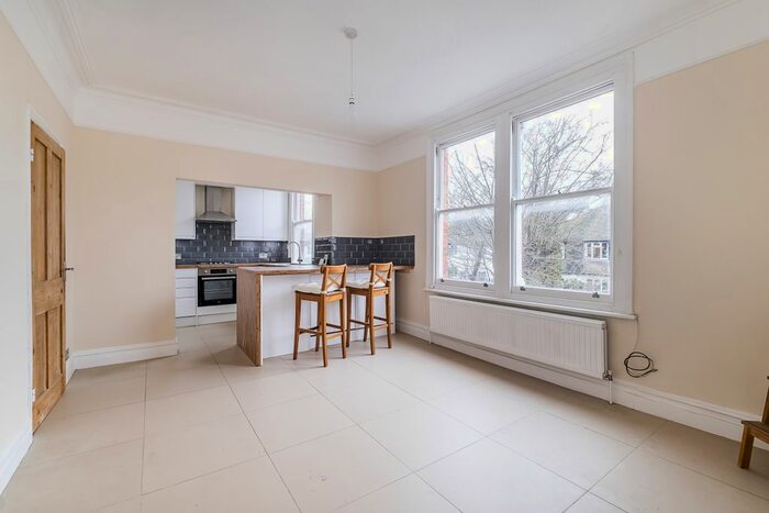 2 Bedroom Flat To Rent In Fassett Road, Kingston Upon Thames, KT1