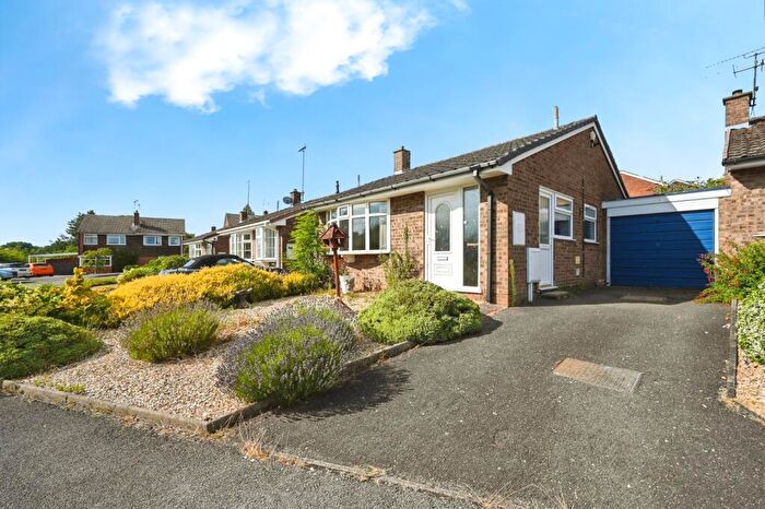 2 Bedroom Detached House For Sale In St. Peters Drive, Rainworth, Mansfield, Nottinghamshire, NG21