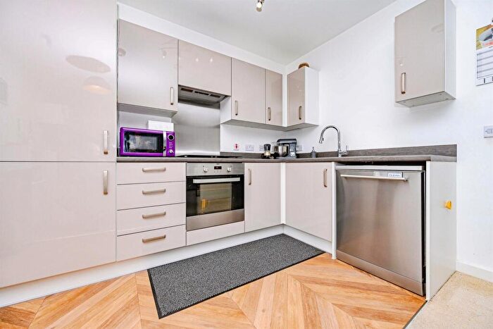 2 Bedroom Apartment For Sale In Frogmore Road, Hemel Hempstead, HP3